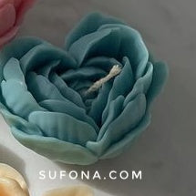 Petal Heart Candle β Luxurious Floral Design