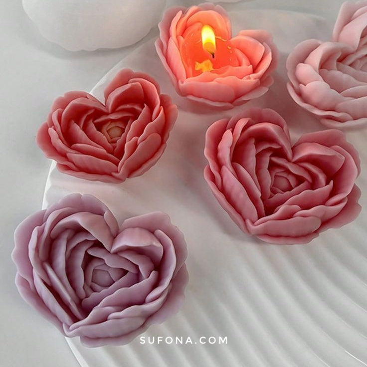 Petal Heart Candle β Luxurious Floral Design