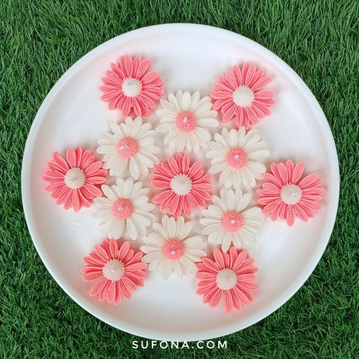 Daizy Candle – Handcrafted Floral Serenity by sufona_candles