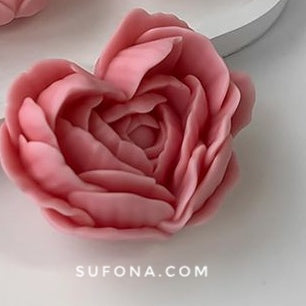 Petal Heart Candle – Luxurious Floral Design